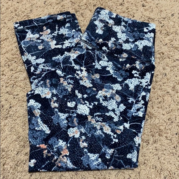 lululemon athletica Pants - Lululemon floral cropped leggings